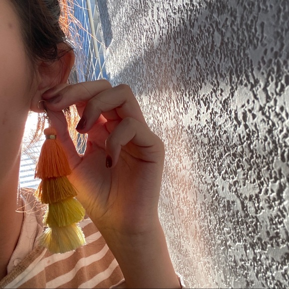 ❤️‍🔥𝕤𝕒𝕝𝕖❤️‍🔥 tassels earrings - Picture 3 of 6